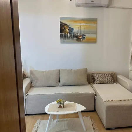 Apartment Lovely One Bedroom *