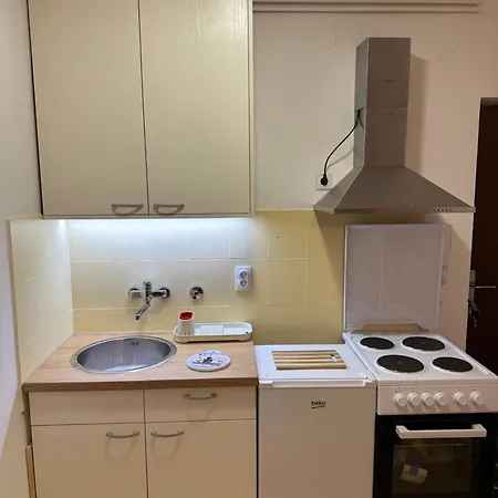 Apartment Lovely One Bedroom Belgrade